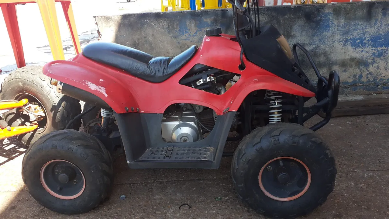 Quadriciclo Infantil Vermelho
