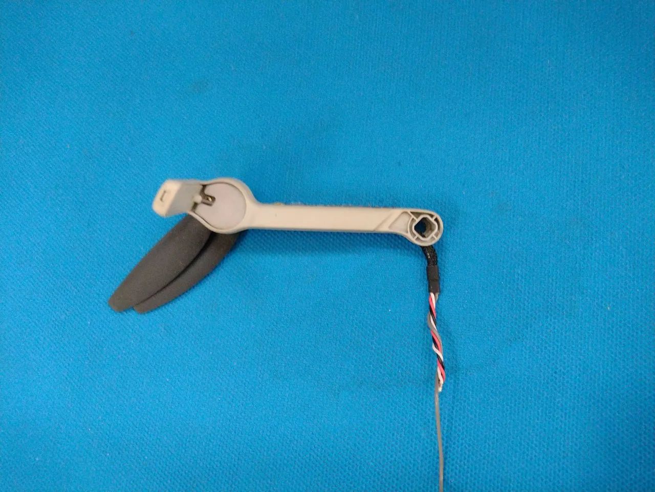 Braço drone Dji mini 2 dianteiro lado direito, acompanha a hélice  - Foto 5