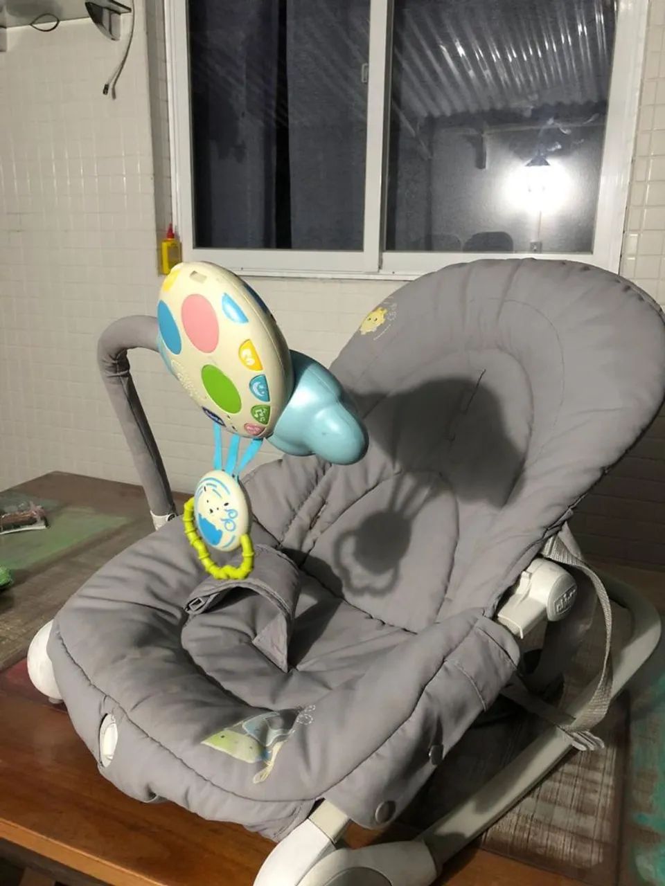 Cadeirinha de descanso Chicco com brinquedos - Foto 3