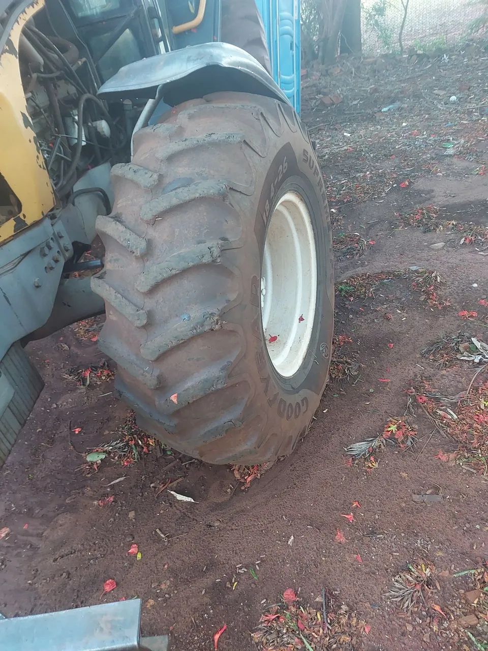 Trator BH210 2014 - Foto 2