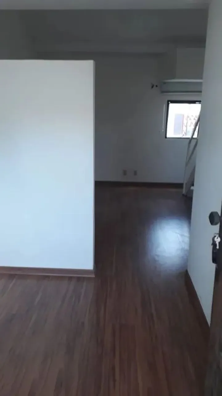 Sala Comercial com mezanino para alugar no Itaigara com 33m2
