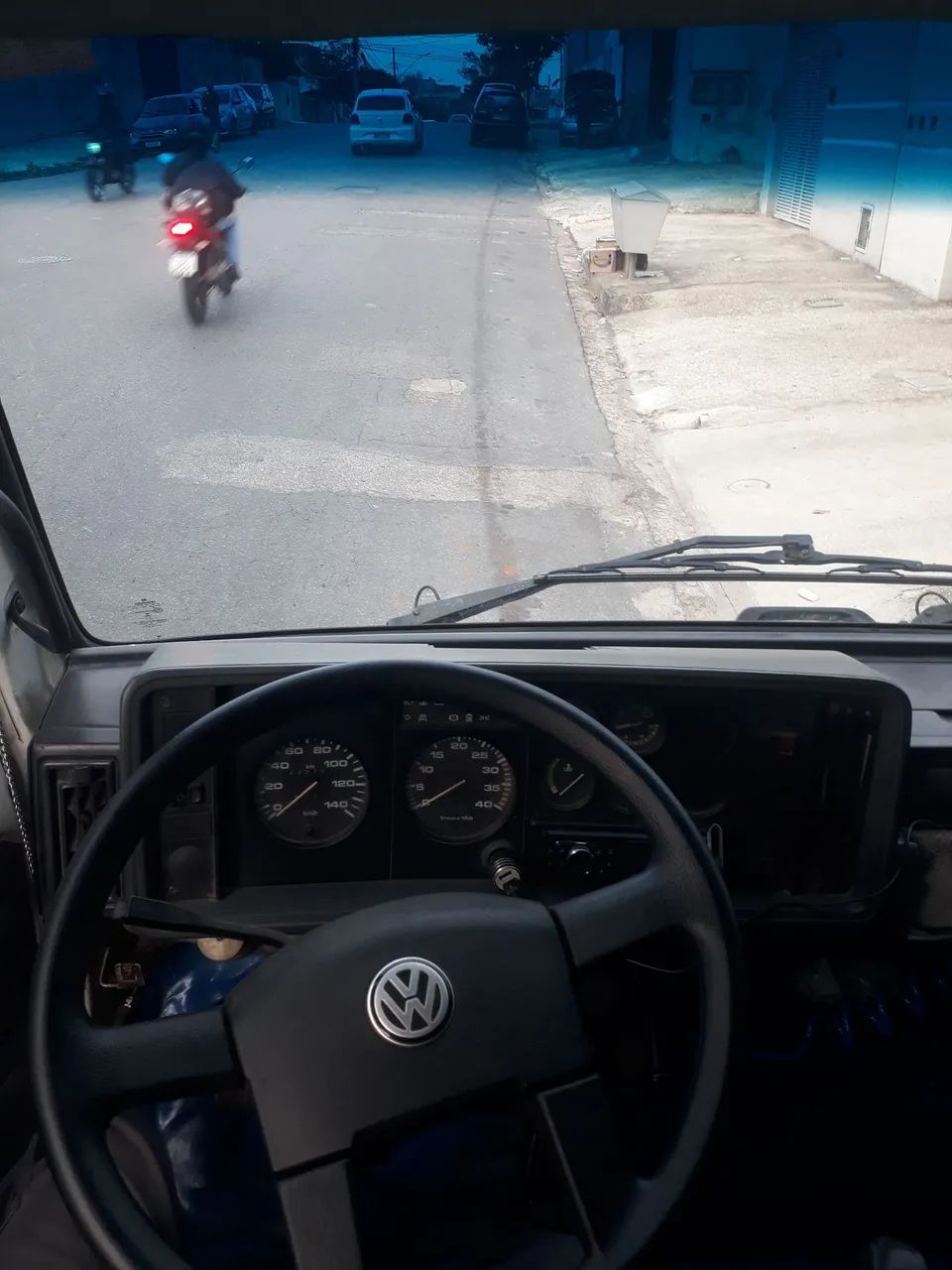 Caminhão vw 7100 troco por caminhonete carroceria - Foto 9