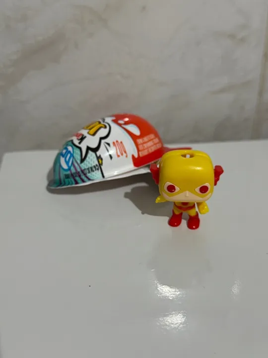 Flash Mini Funko Kinder Joy DC Comics