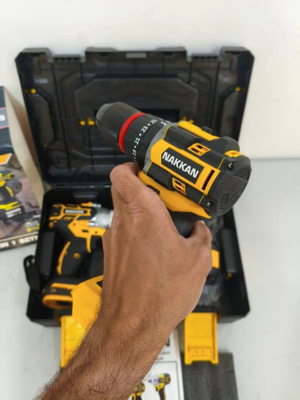 KIT chave de impacto + parafusadeira maleta completa com acessórios cachimbos 17/18/19/22  - Foto 3