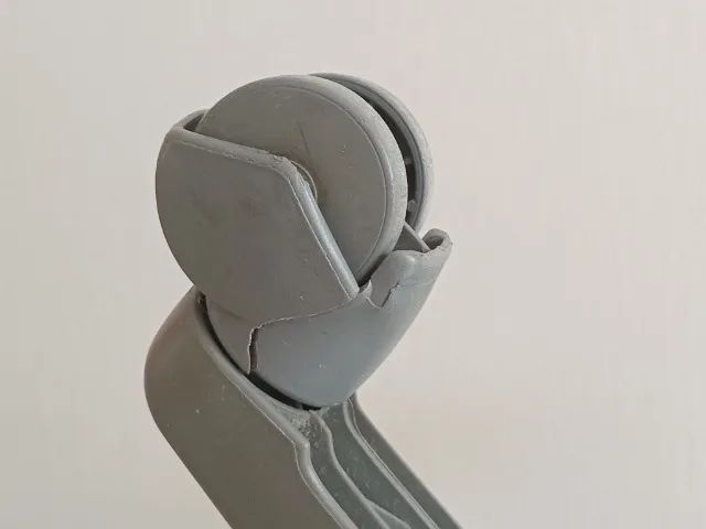 Cadeira giratória para escola, escritório ou residência - Foto 4