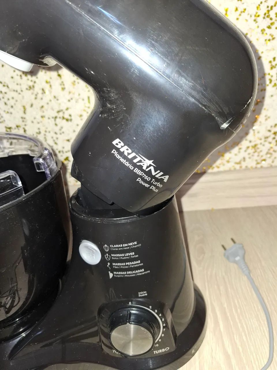 Batedeira Planetária Britânia BBP760 Turbo Power Plus 700W - Foto 3