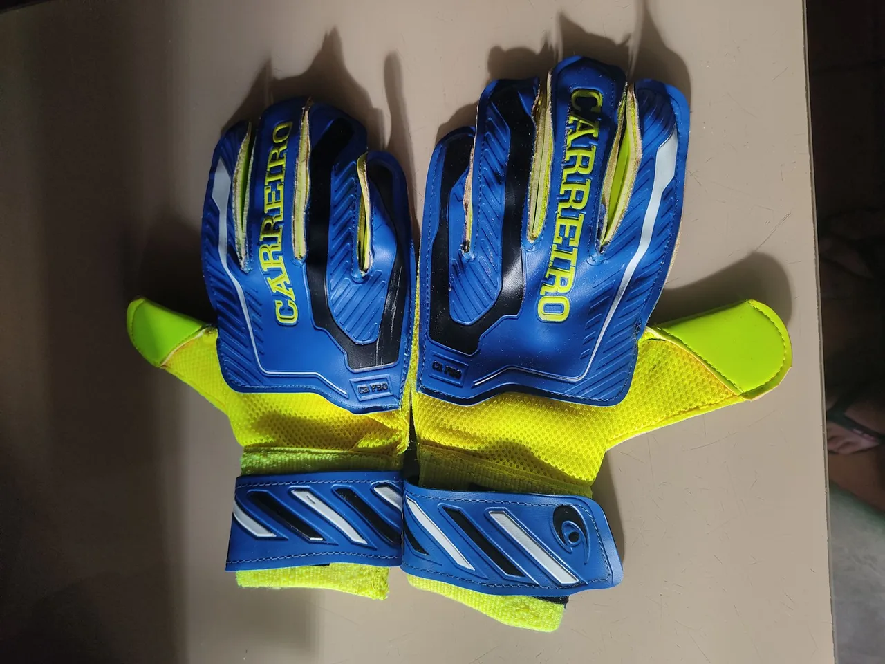 Luvas de Goleiro Carreiro - Tamanho m
