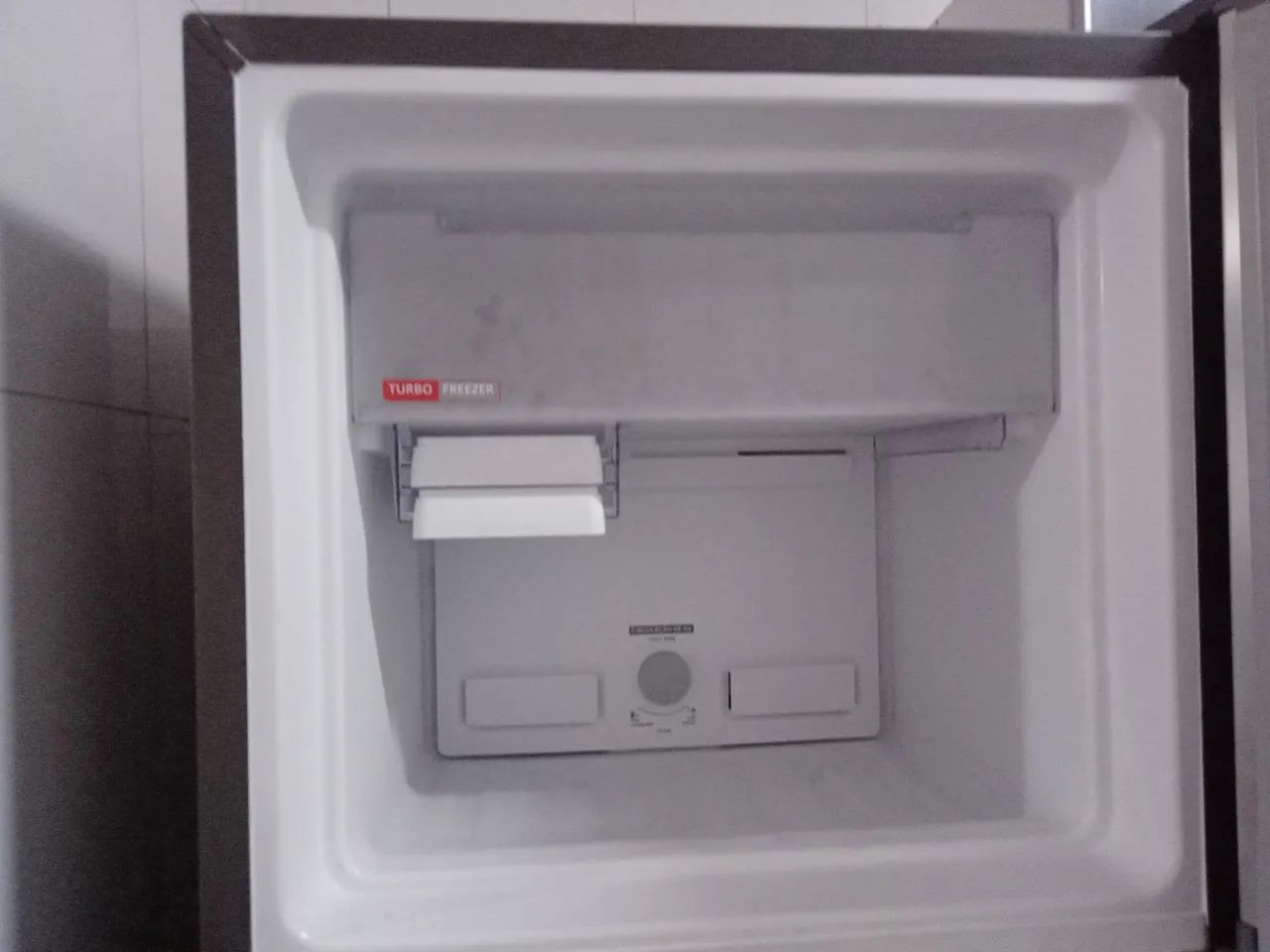 Oferta Geladeira vendo urgente Brastemp frost free 400 litros cor inox - Foto 4