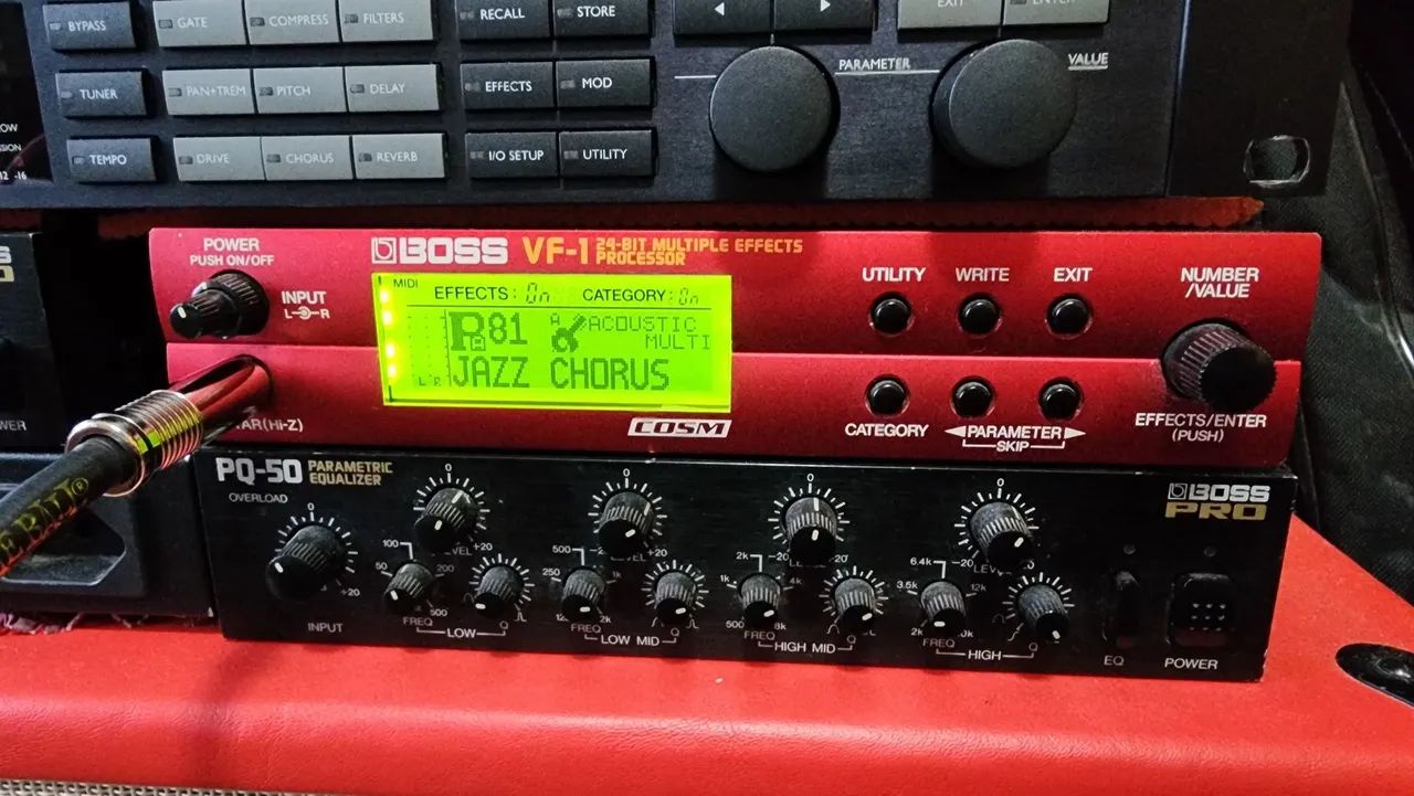 MULTI EFEITOS BOSS VF1 LEGENDÁRIO! - Instrumentos musicais