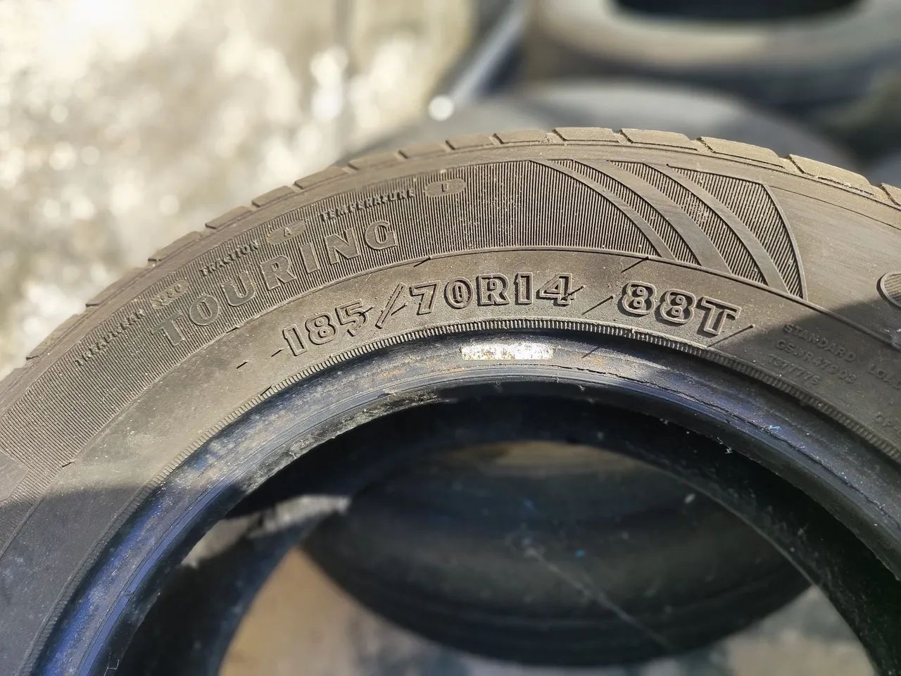 Pneu 185/70R14 88T
