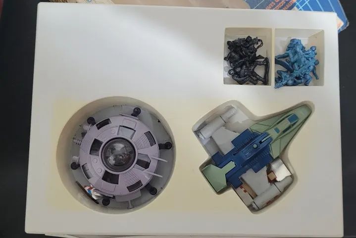 Super Raro Space Raiders anos 80 Gulliver na Caixa completo Naves e bonecos - Foto 3