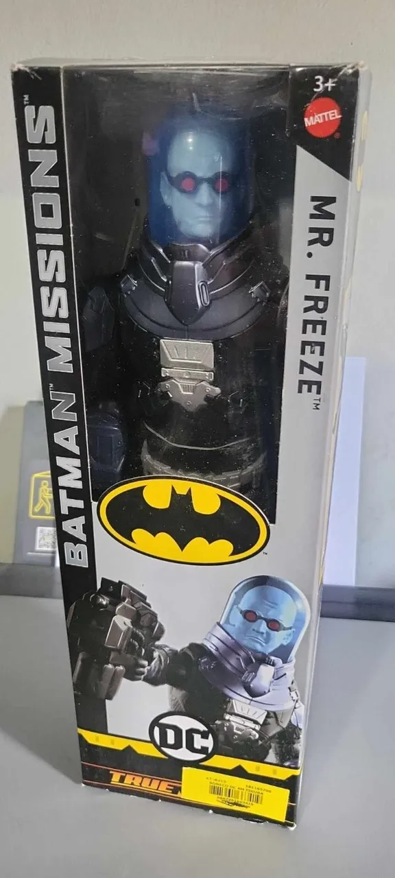 Boneco Mr. Freeze 30cm Batman Missions MATTEL