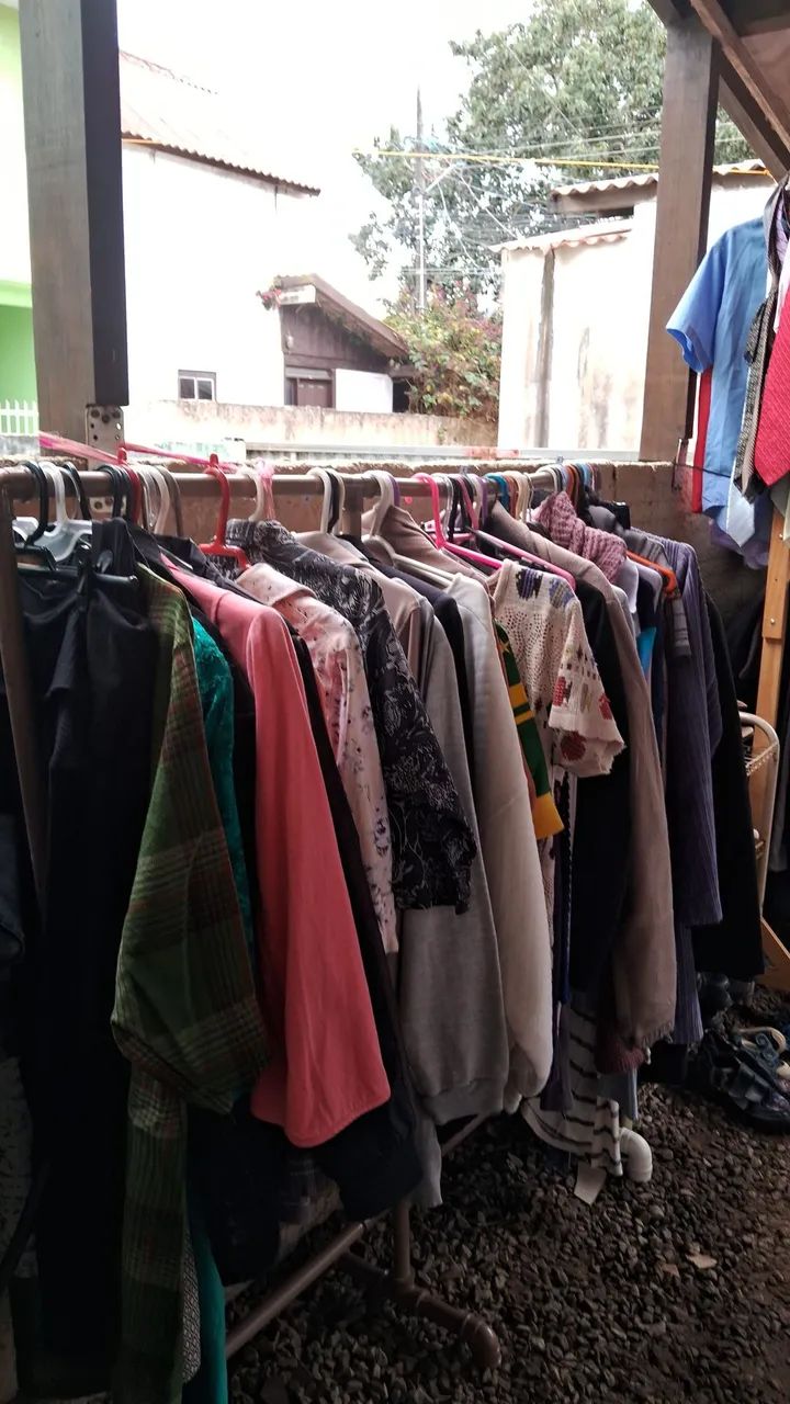 Roupas e calçados em ótimo  estado!!!!