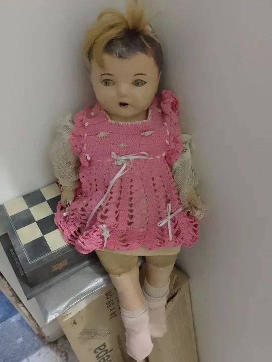 Boneca de porcelana antiga