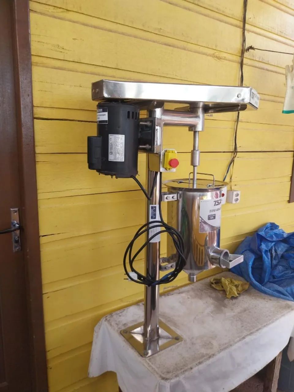 Máquina de bate açaí 