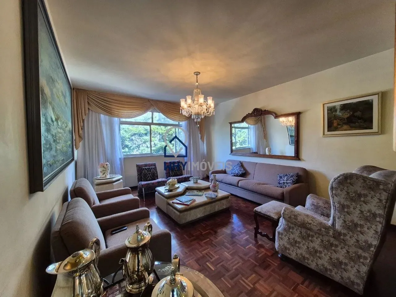 Apartamento amplo no Funcionários, BH