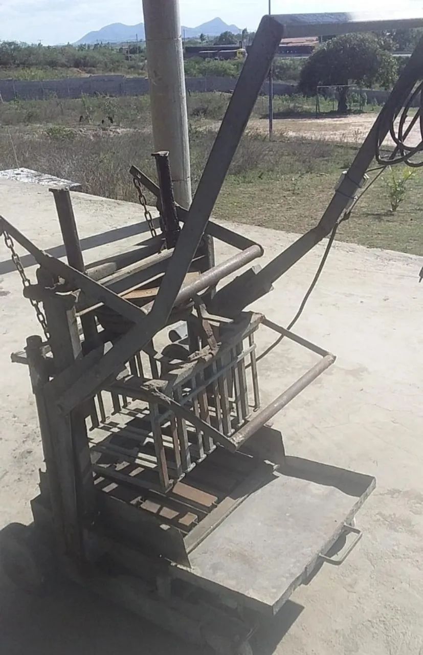 Maquina para bloco de cimento.64307163445377120