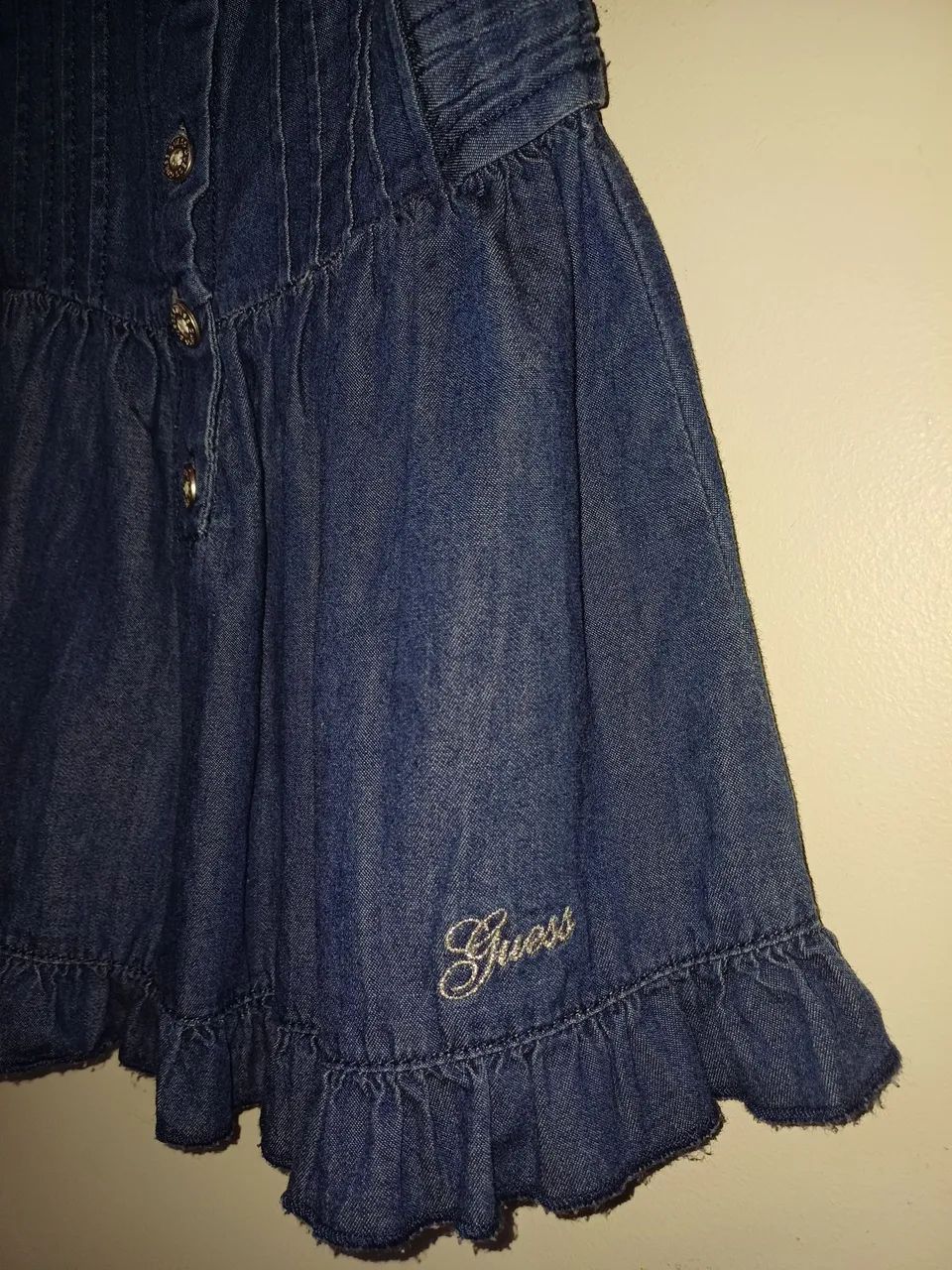 Vestido Jeans Infantil Guess semi-novo- 12 Meses - Foto 2