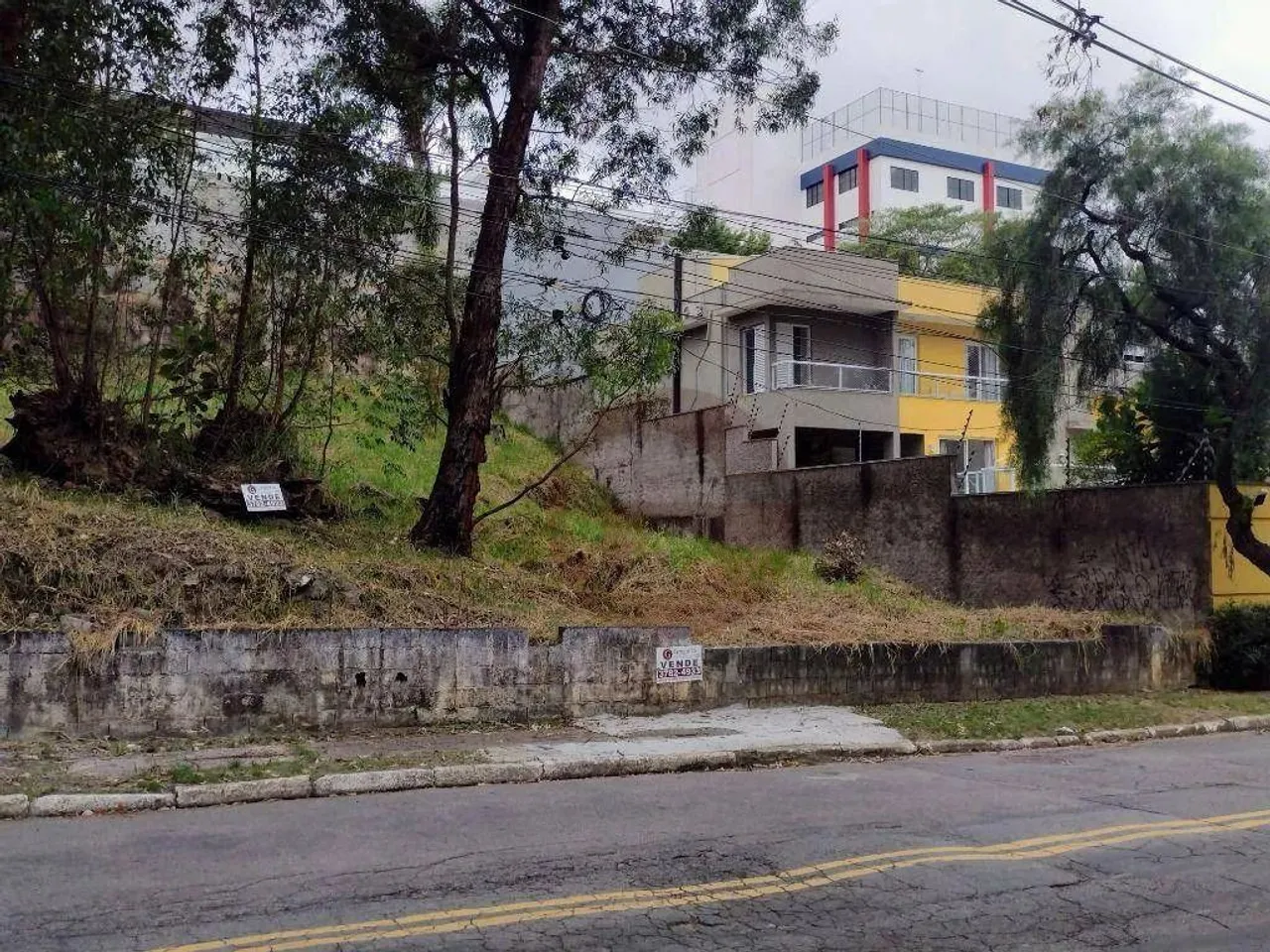 TERRENO DE 450 M² NO PARQUE DOS PRÍNCIPES.