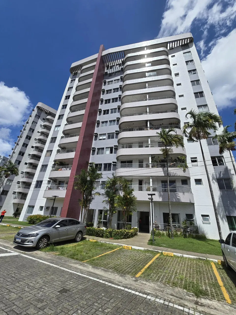 RESOLVE CONSULTORIA IMOBILIARIA ALUGA CHÁCARAS MONTENEGRO IPÊ 3/4 NASCENTE