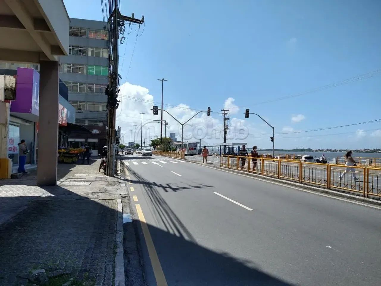 Sala Comercial com 25m² para Locação no Bairro Centro - Foto 15