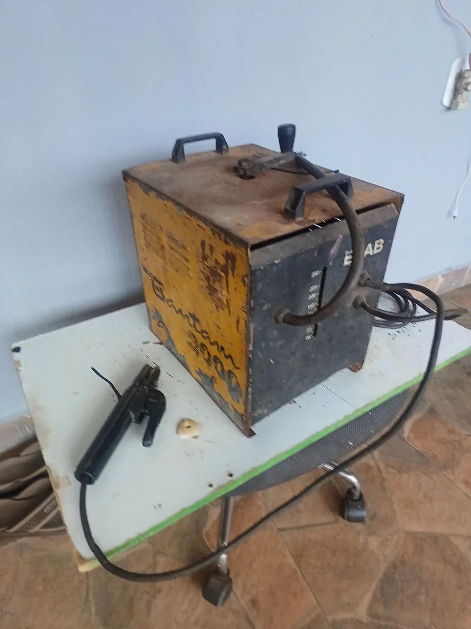 Máquina de solda esab 2000 250A 