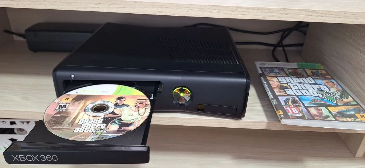 Xbox 360 Desbloqueado com Knect + HD 200gb + 45 jogos - Foto 3