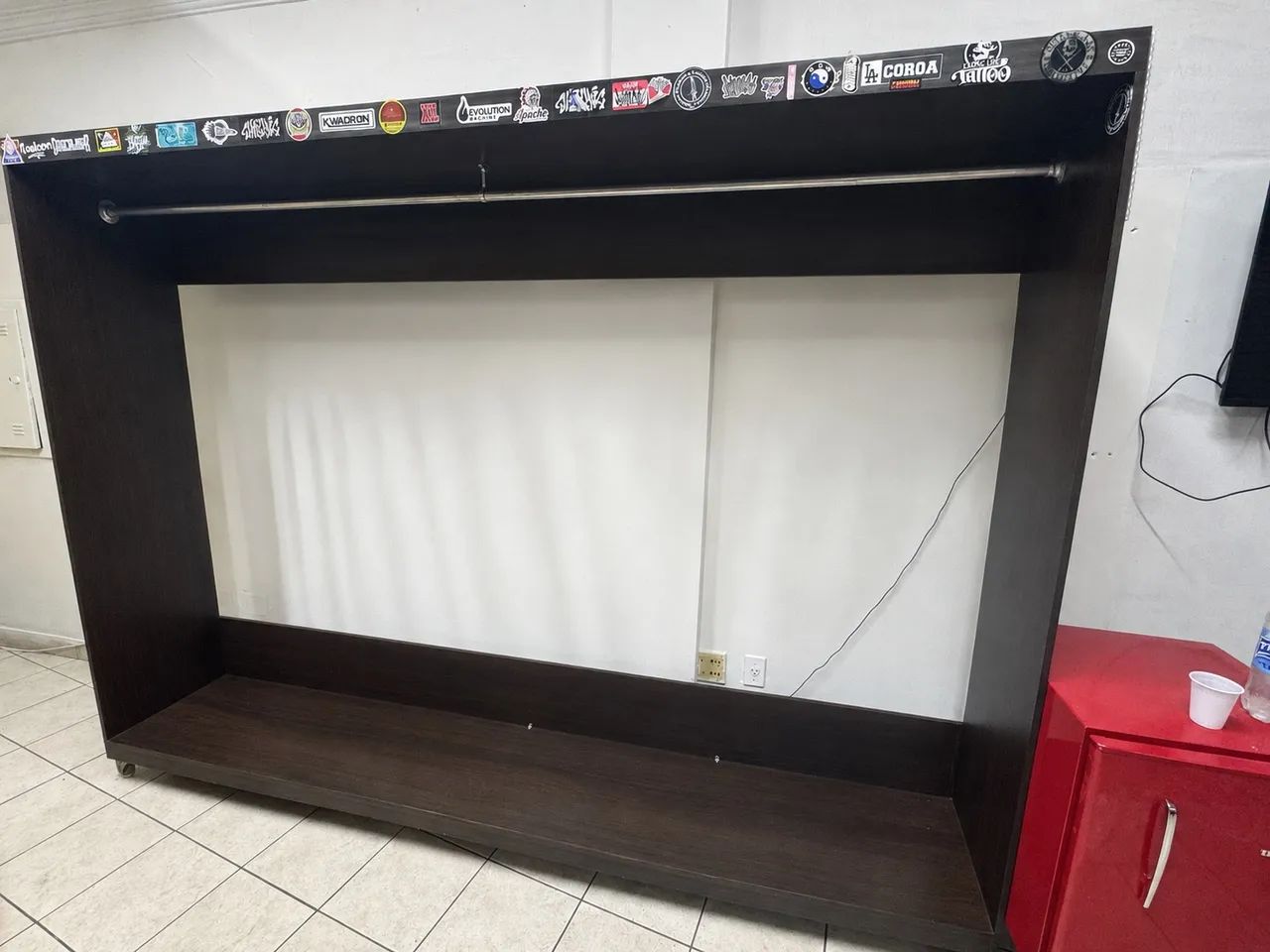 ARARA DE ROUPAS para LOJA MDF 