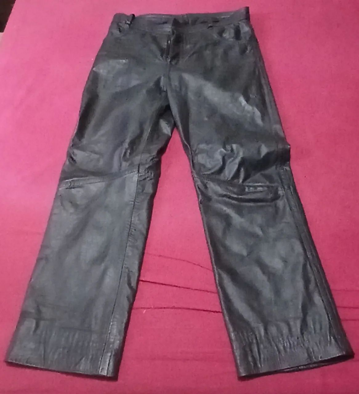 Calça de couro legítimo n 44 - Novinha 