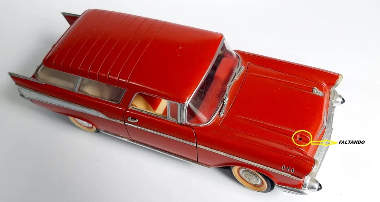 Modelo Chevrolet Nomad 1957 escala 1/18 Road Tough - Foto 5