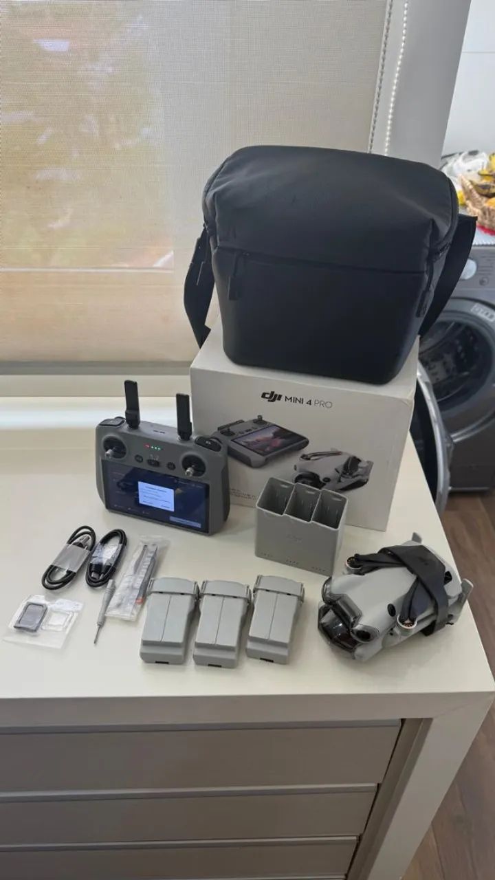 DJI Mini 4 Pro Fly More Combo Plus | RC 2 + 3 Baterias