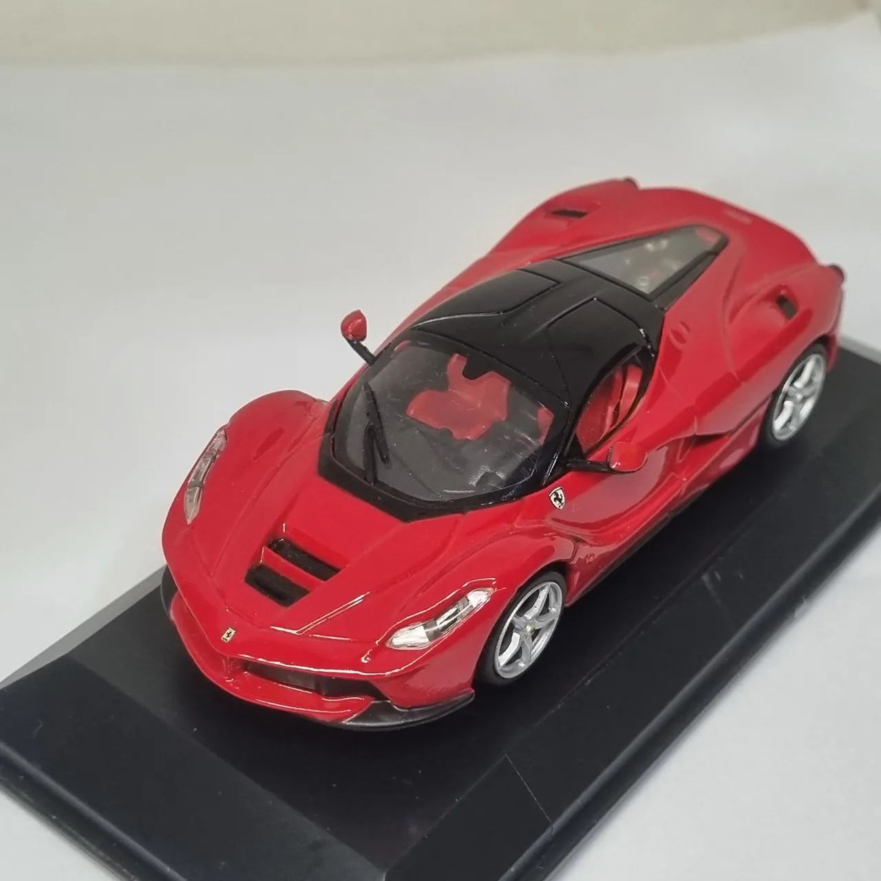 Miniatura Ferrari LaFerrari 1:43 