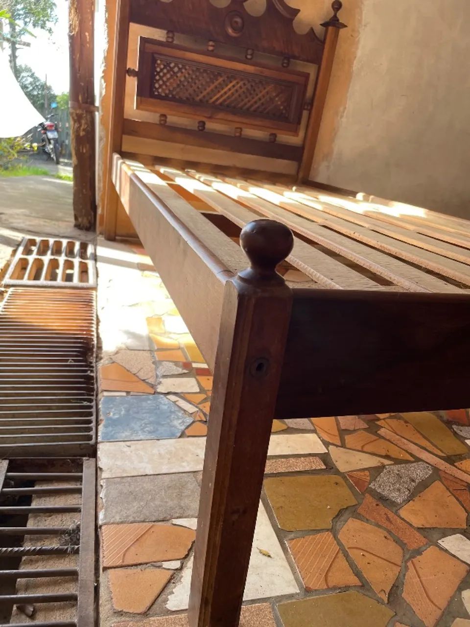 Cama de solteiro em madeira maciça (imbuia)  - Foto 5