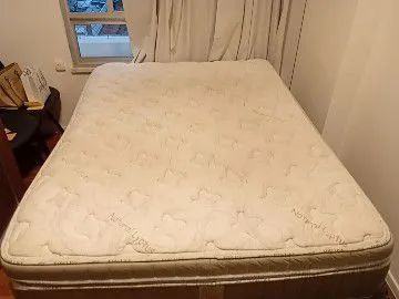 Cama casal box, máquina de lavar e sofa 3 lugares 