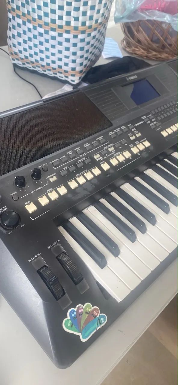 Teclado Yamaha PSR S670 - Foto 2