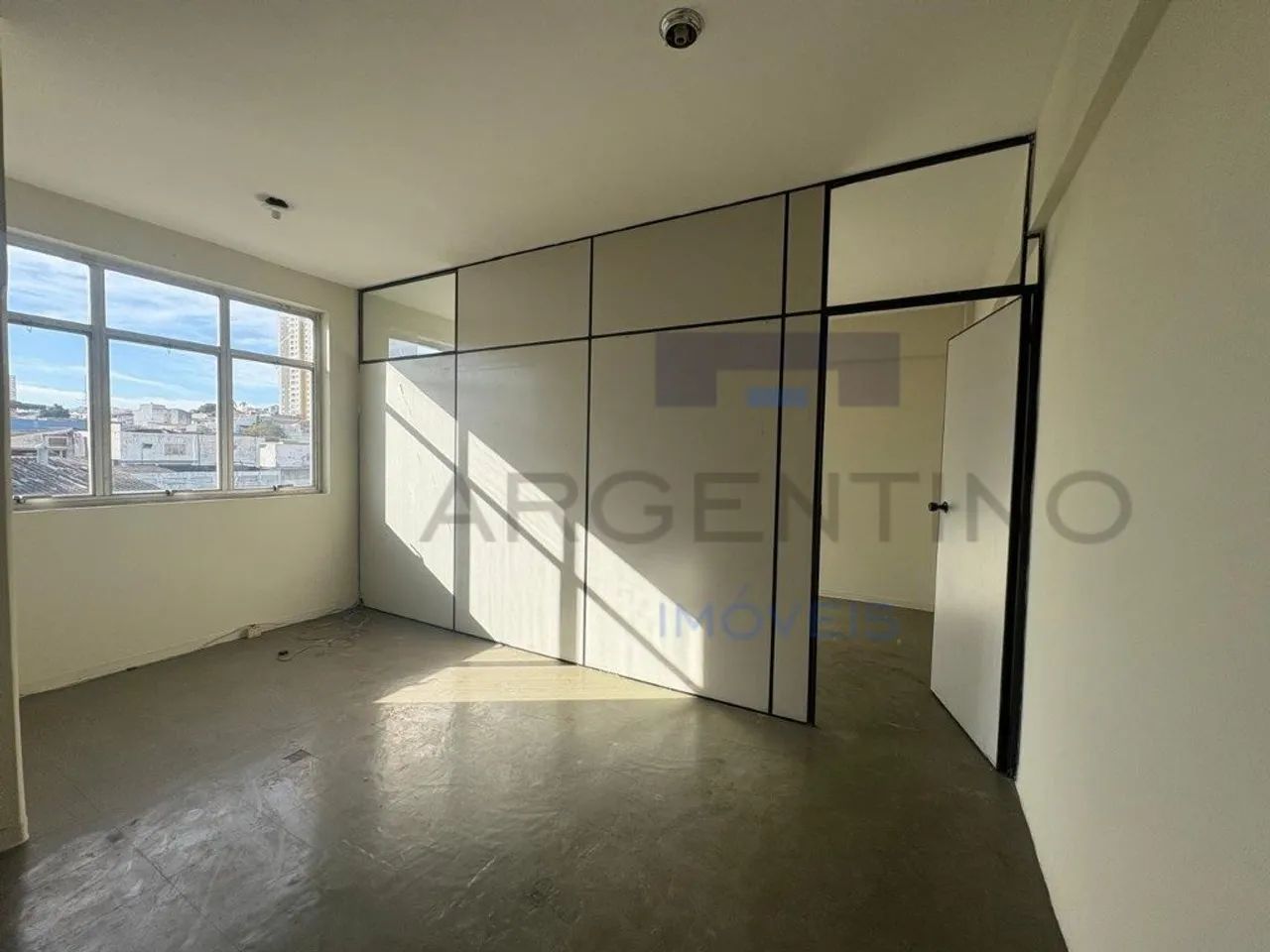 Sala comercial na rua Bras Cubas