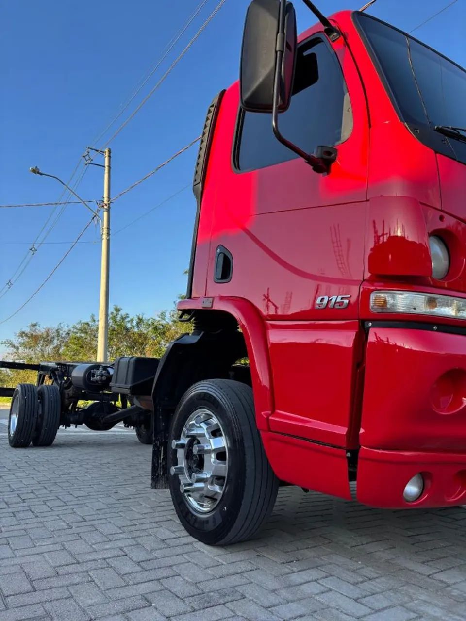Caminhão Accelo 915 vermelha - Foto 5