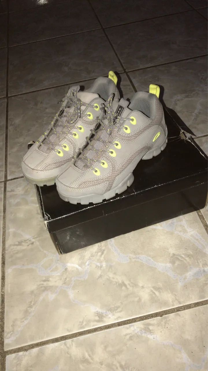 Bota oakley 
