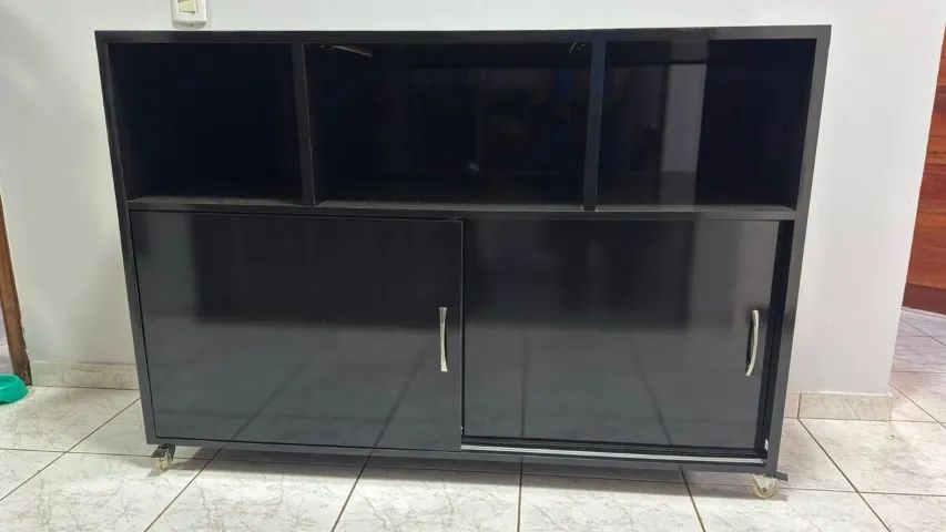 Estante Rack Multiuso com Nichos e Portas de Correr - Foto 3