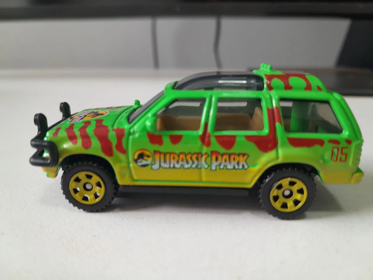 Matchbox Jurassic Park Ford Explorer 2018 - Foto 3