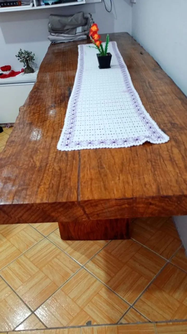 Mesa rústica com oito cadeiras  - Foto 3