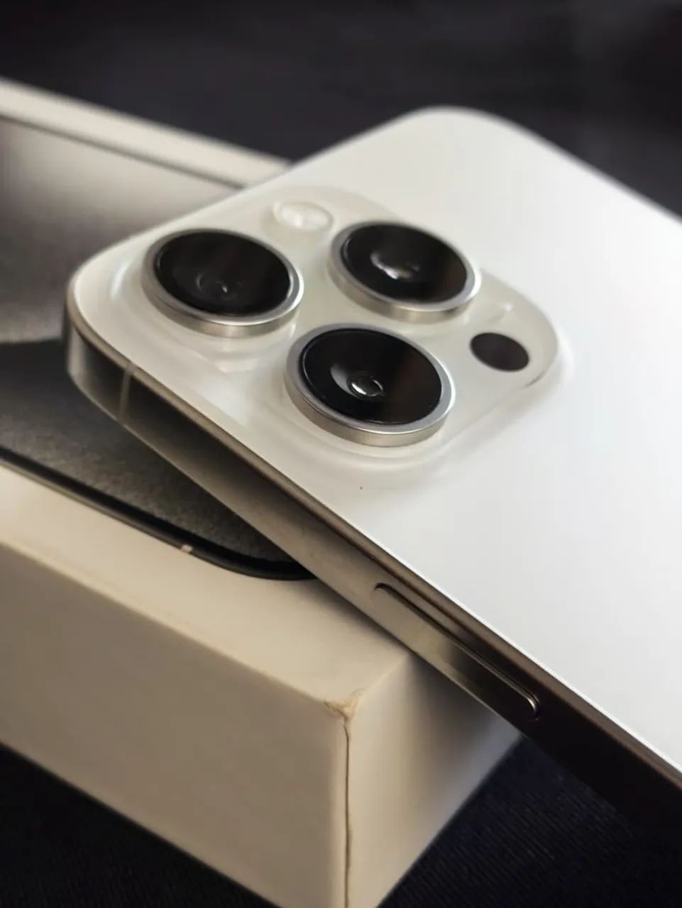 Apple IPhone 15 Pro Max 256GB White Titanium - Celulares e