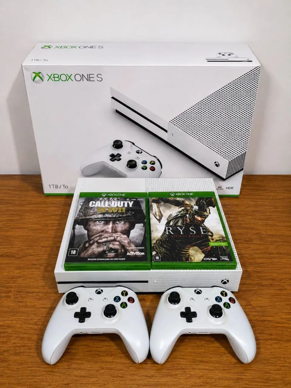Xbox One S 1Tb com 2 Controles e 2 Jogos
