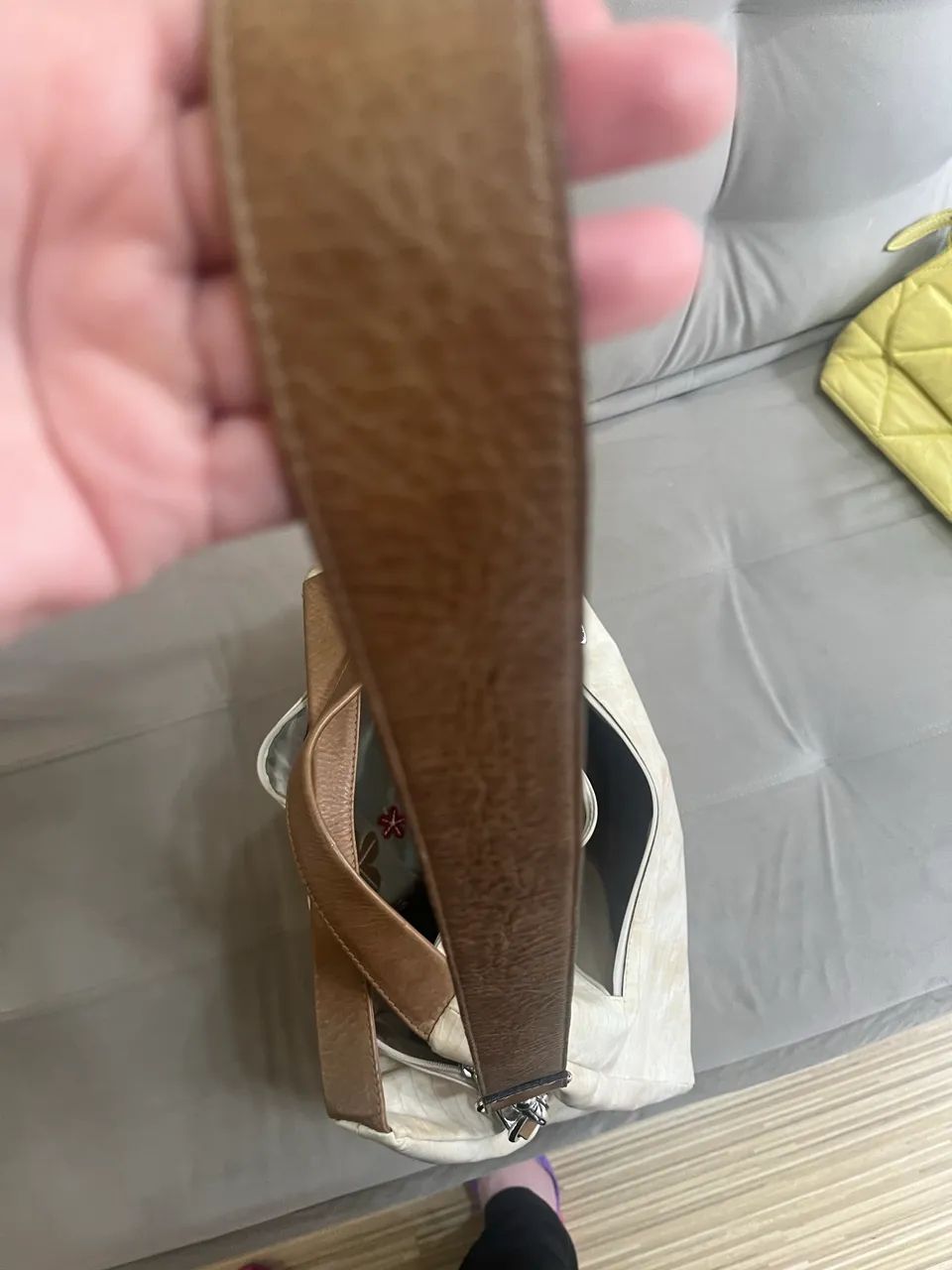 Bolsa Laci Baruffi Grande Bege com Alça Longa - Foto 4