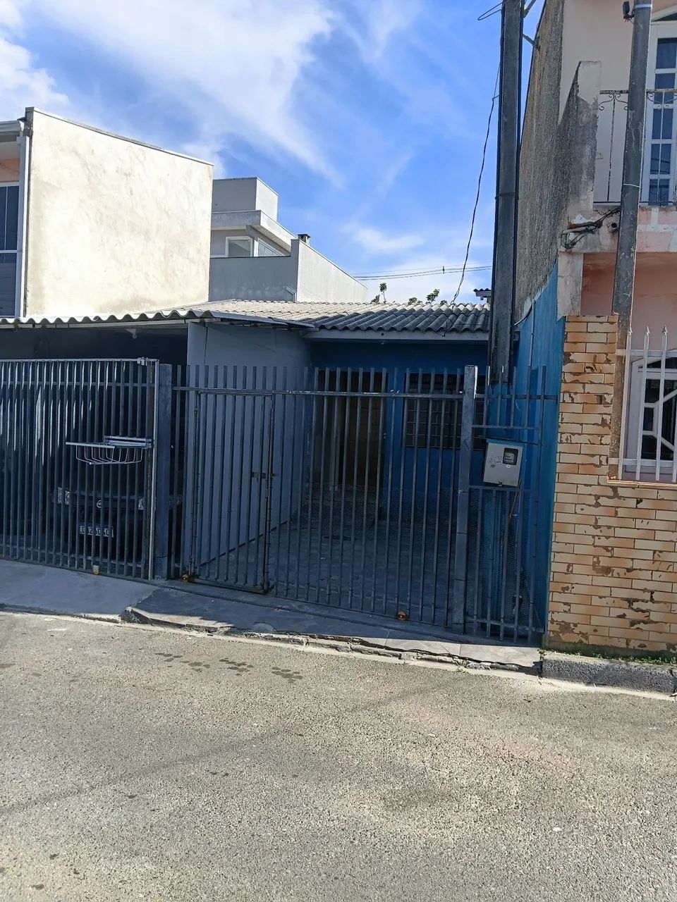 Casa no bairro sítio cercado próximo ao terminal.