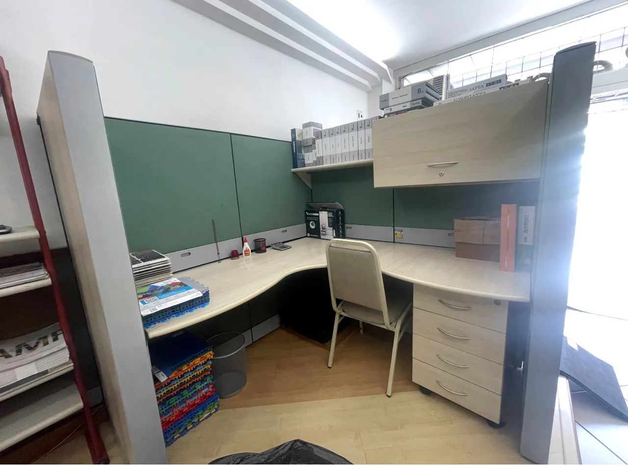 Divisória com mesa