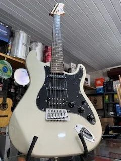 Guitarra Waldman Stratocaster (Nova / Sem Uso) - Estilo Clássico e Versátil - Foto 2