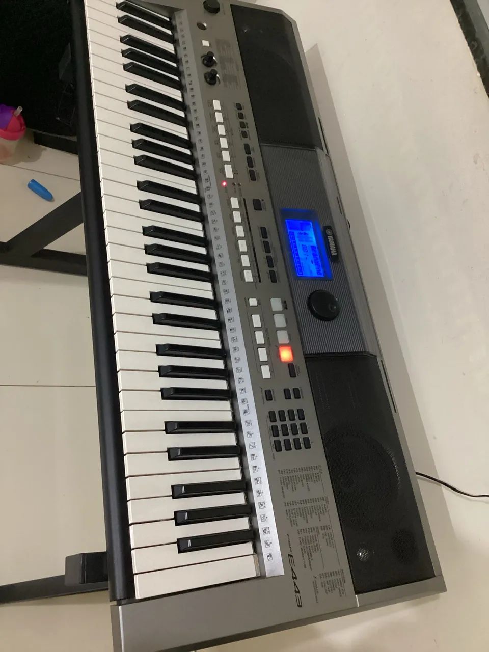 Teclado YAMAHA PSR E443 - Foto 3