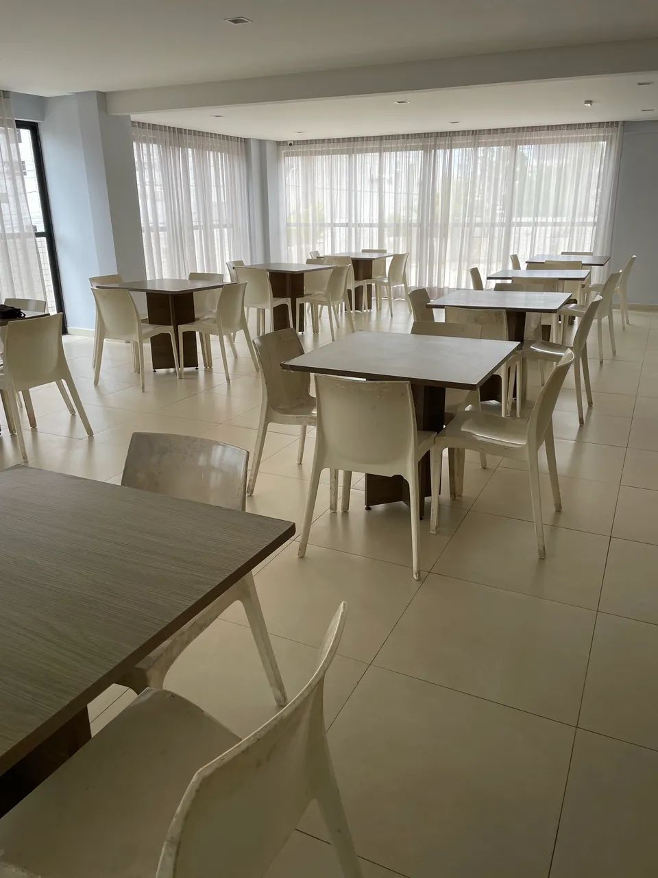 Mesas e cadeiras - Foto 2