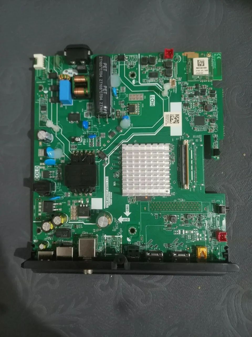 Vende-se placa e LED da tv TCL 43S5k